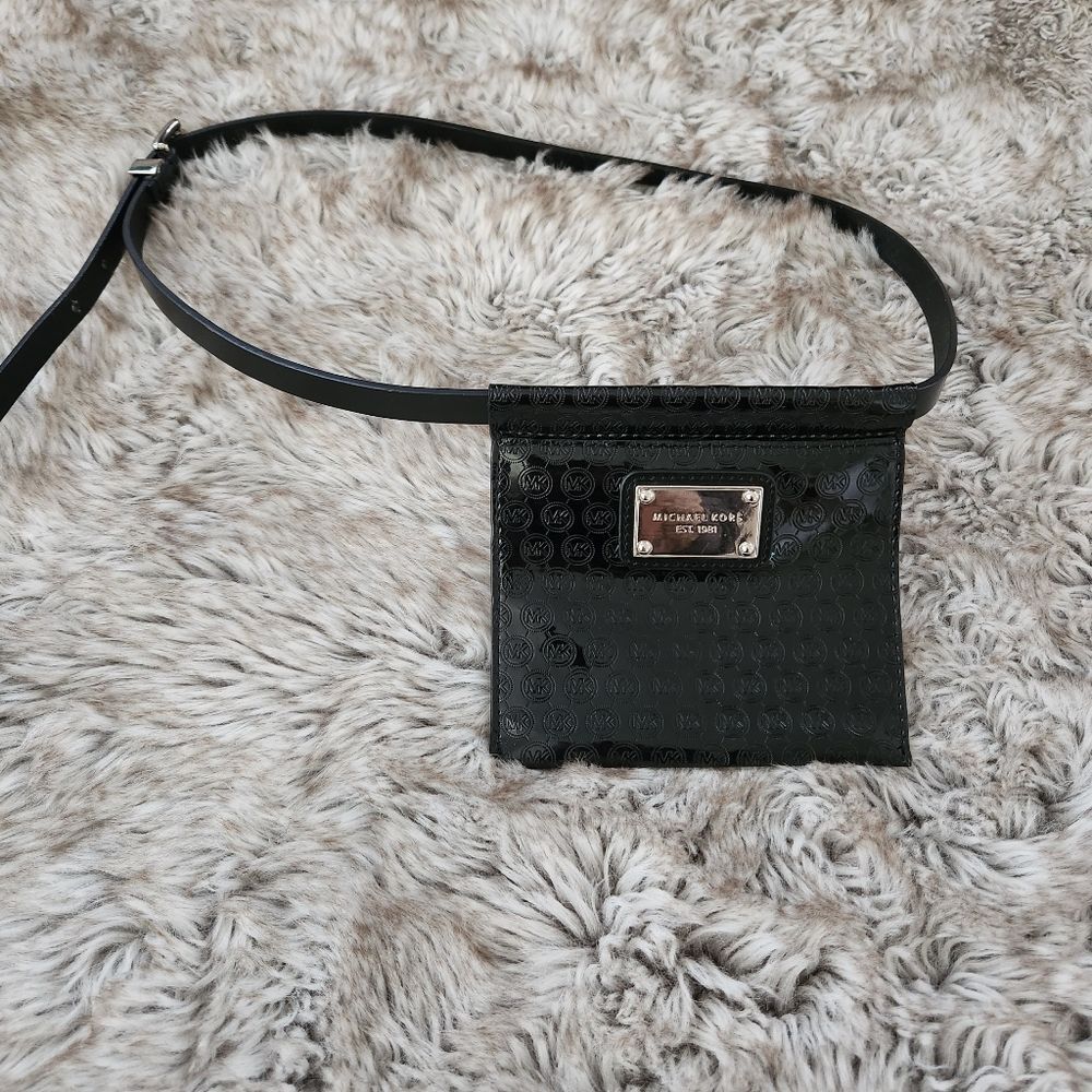 MICHAEL Michael Kors Black Patent Leather Belt Bag 552223 Size Large‎